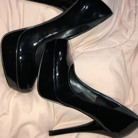 Shoes - Picture 3 of 3